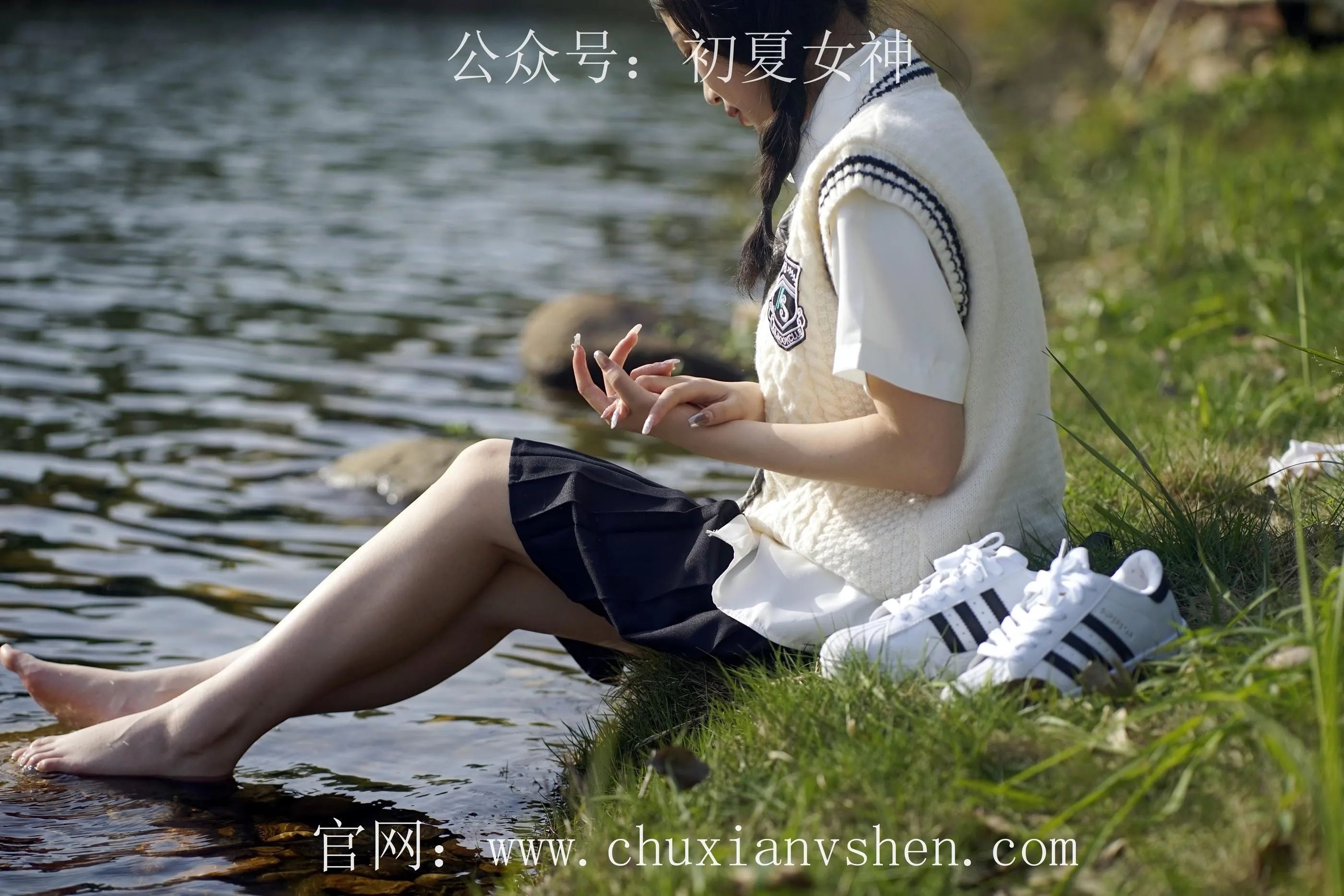 初夏女神 NO.061 念念 春秋JK套搭配三叶草贝壳头鞋 [115P]插图